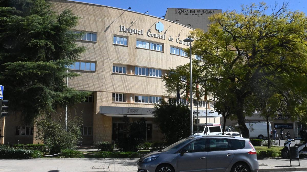 Vista exterior del actual Hospital General de Castelló, que se reconvertirá en un nuevo complejo sanitario.