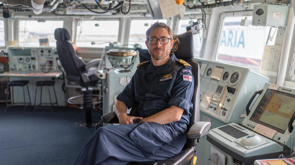 Atraca en Palma una histórica fragata de la marina británica