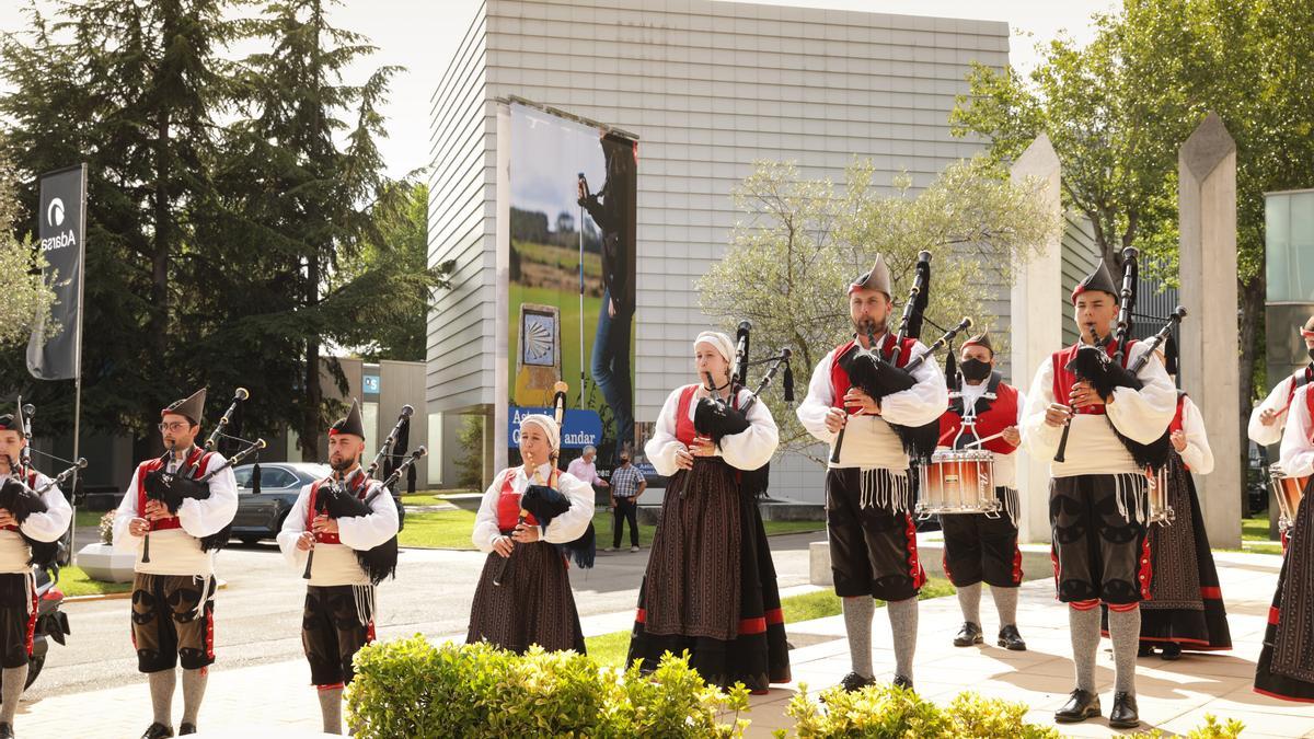 El presidente y otras autoridades acuden a la inaguración de la  Feria Internacional de Muestras Asturias en Gijón