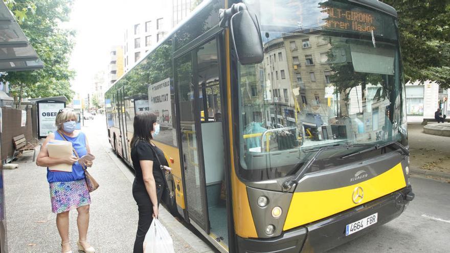 Imatge d&#039;arxiu d&#039;un autobús a Girona.