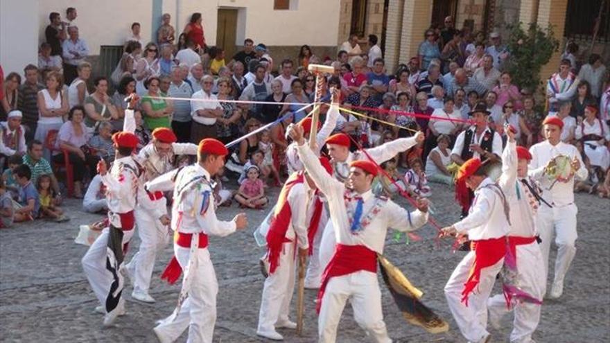 Los vecinos se preparan para  vivir las fiestas de Santa Bárbara