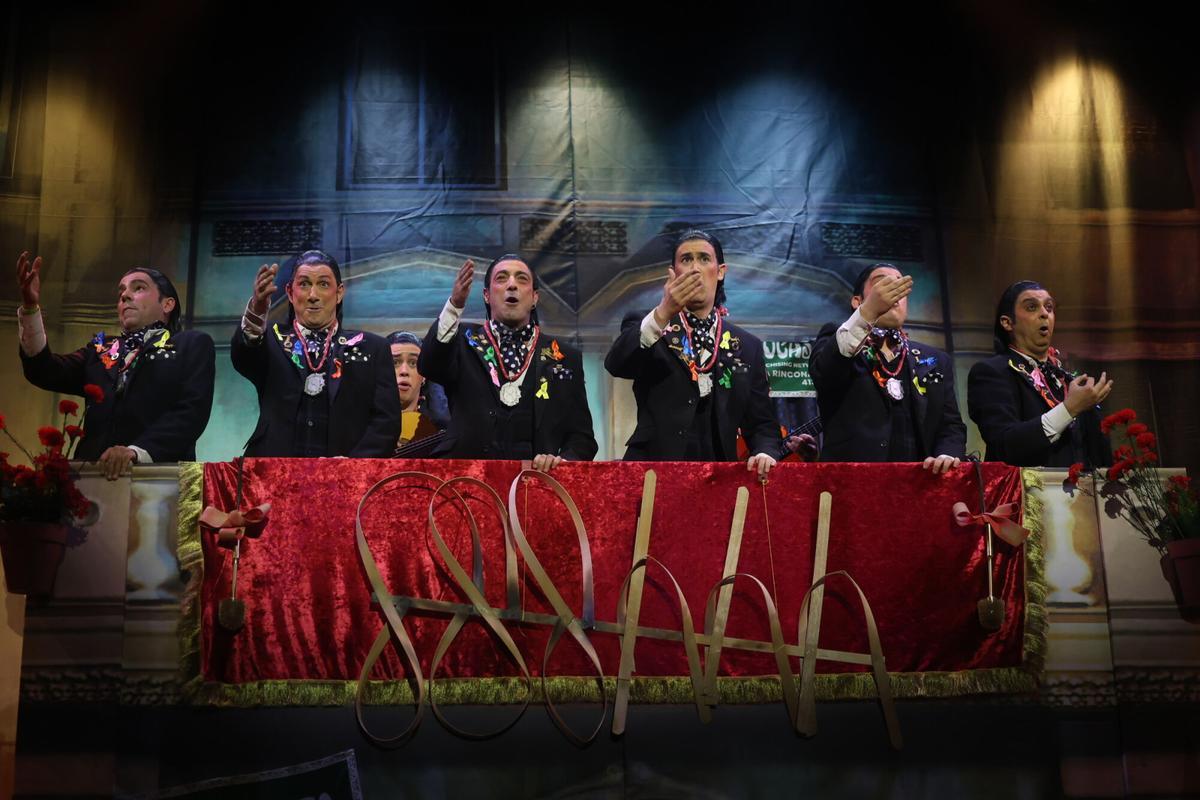 Hito histórico, primera agrupación sevillana en ganar el primer premio en la modalidad de chirigotas.