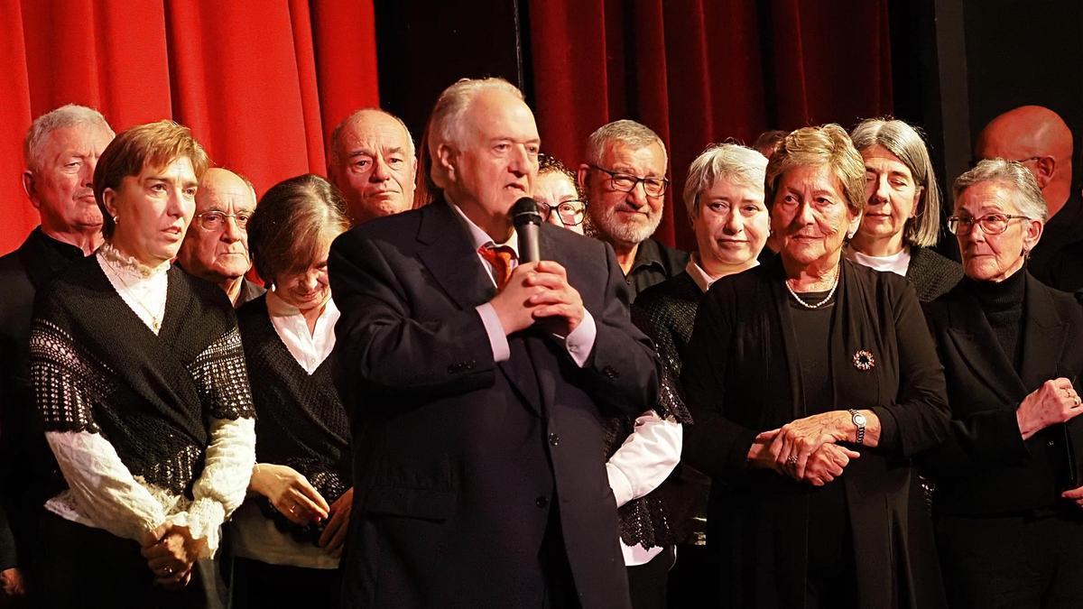 Salvador Cuervo durante un homenaje hace unas semanas en el teatro Prendes.