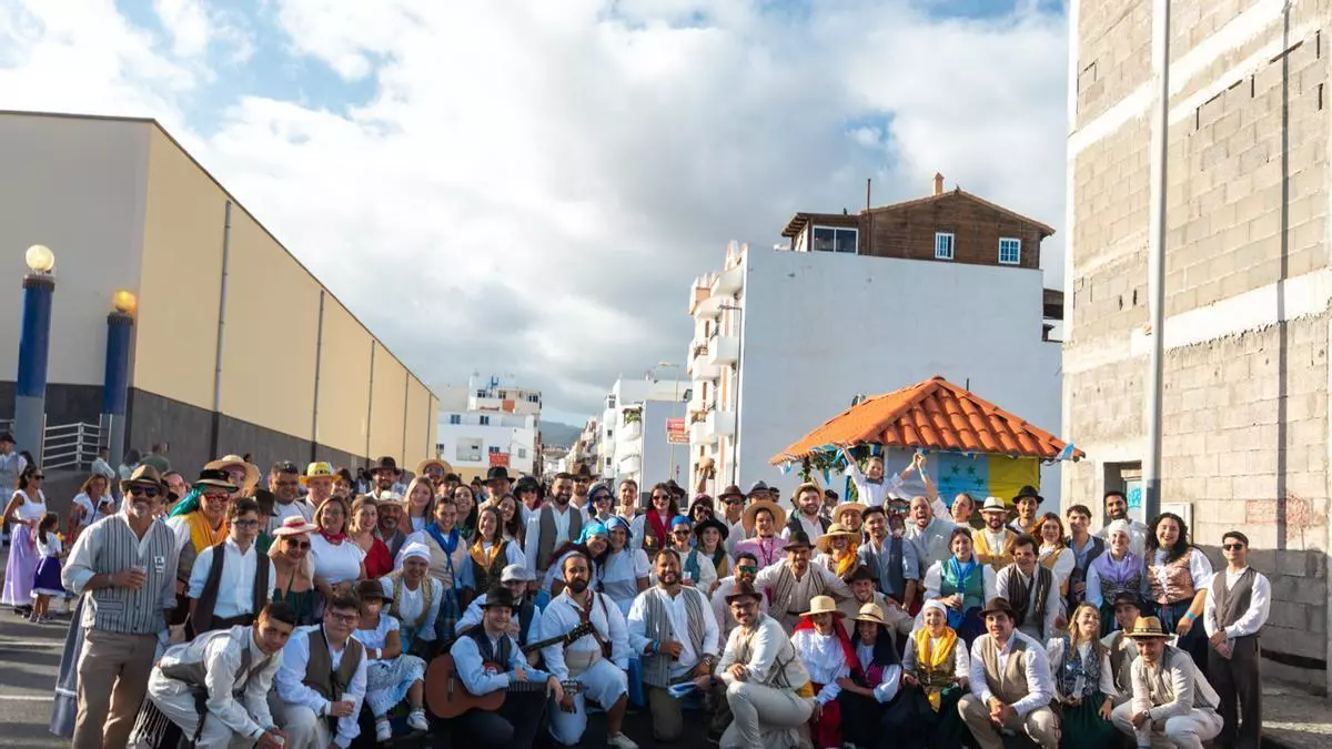 Más de 7.000 personas arropan la Romería de El Tablero en una edición marcada por la participación vecinal