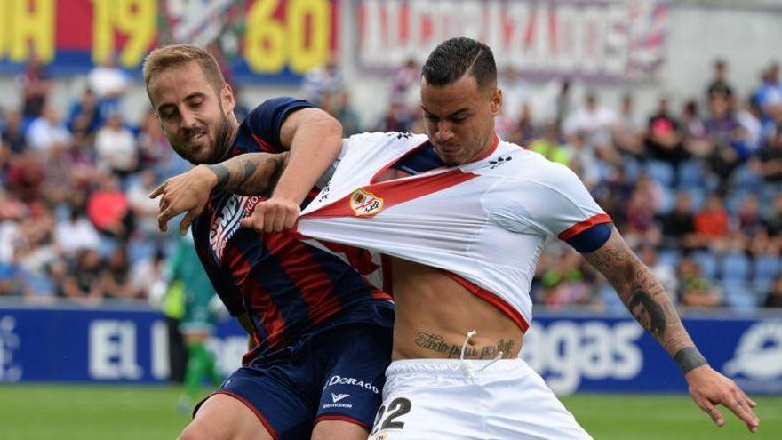 El Huesca remonta y logra su segundo triunfo consecutivo (2-1)