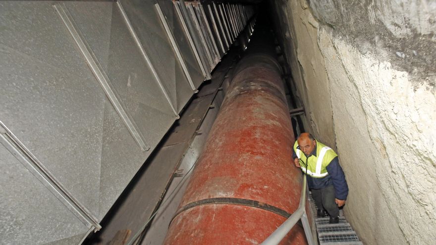 Foto de archivo del colector del margen de ría que discurre a lo largo de más de 1 kilómetro tras las paredes del túnel de Beiramar.