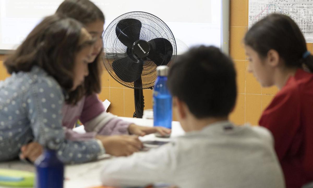 BCN climatitzarà 24 escoles abans del curs vinent