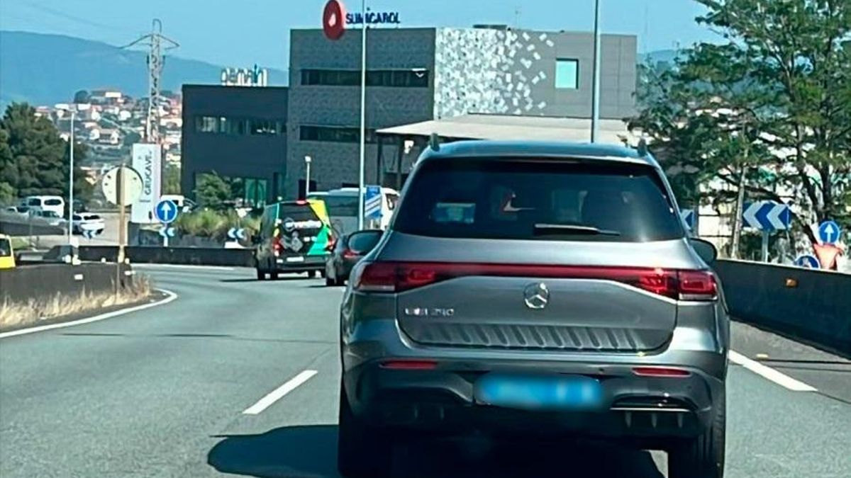 Un vehículo con licencia VTC, como las de Uber, hoy en Vigo