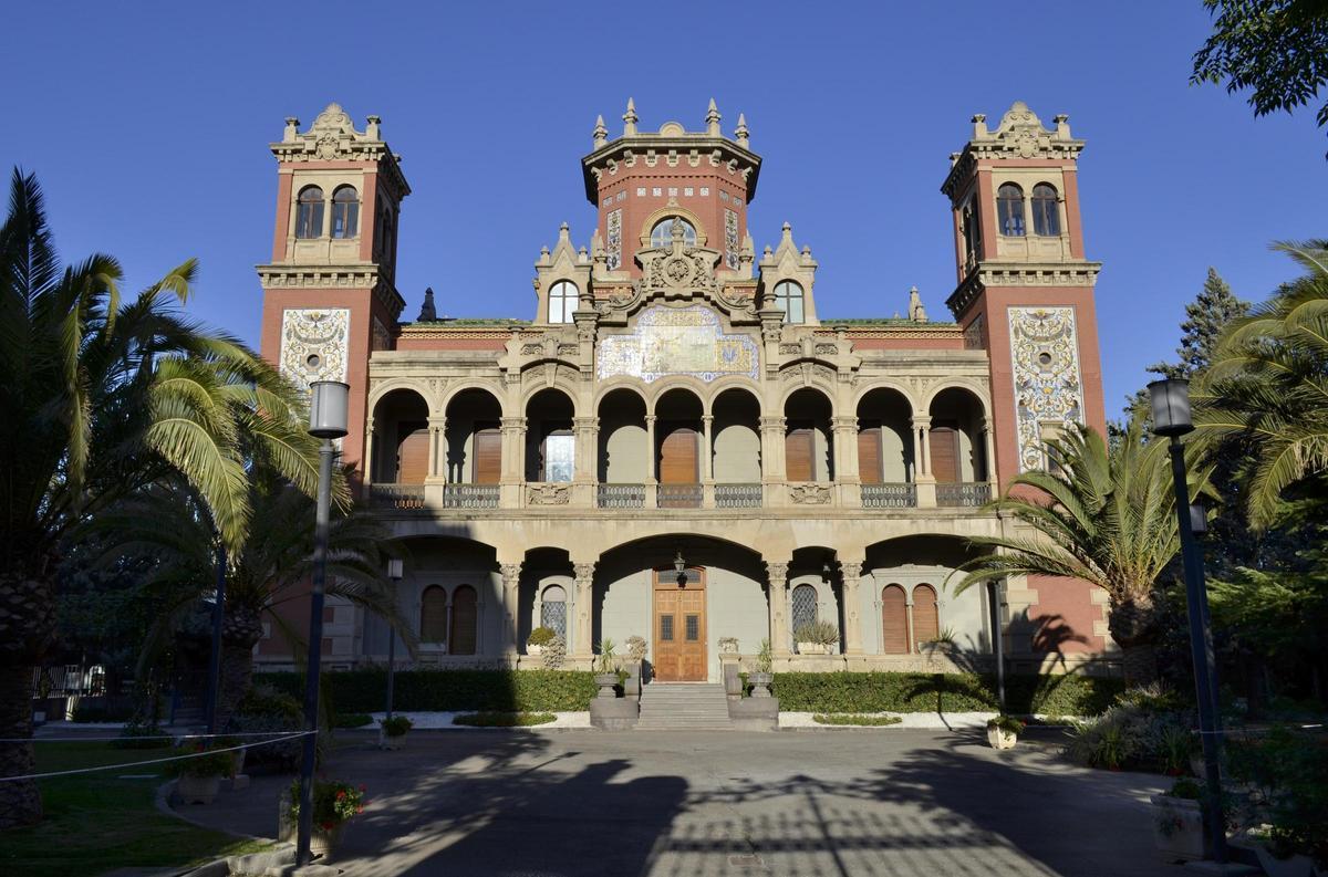 El Palacio Larrinaga, otra obra del arquitecto turiasonense.