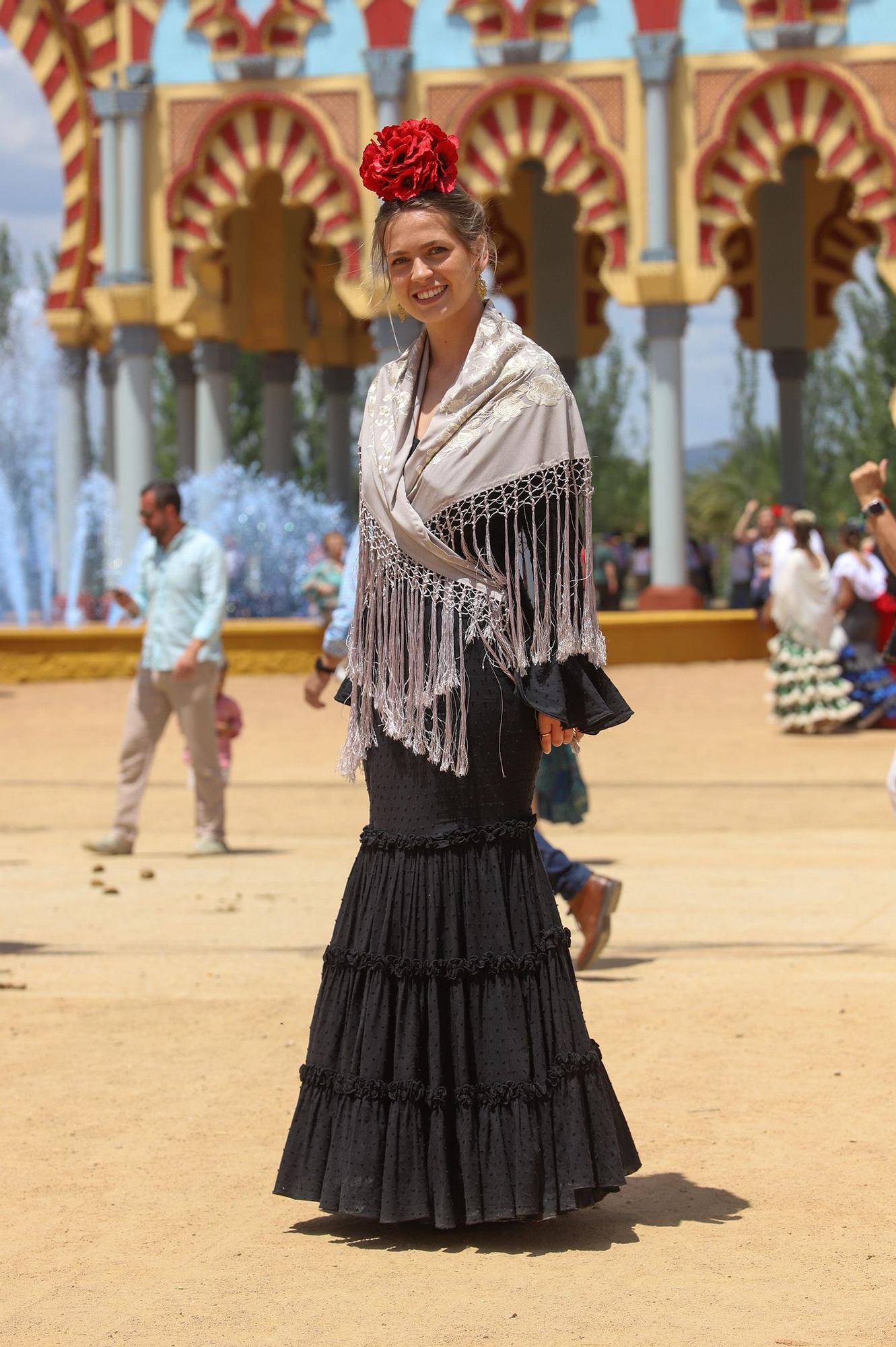 Trajes de gitana en El Arenal el viernes de feria