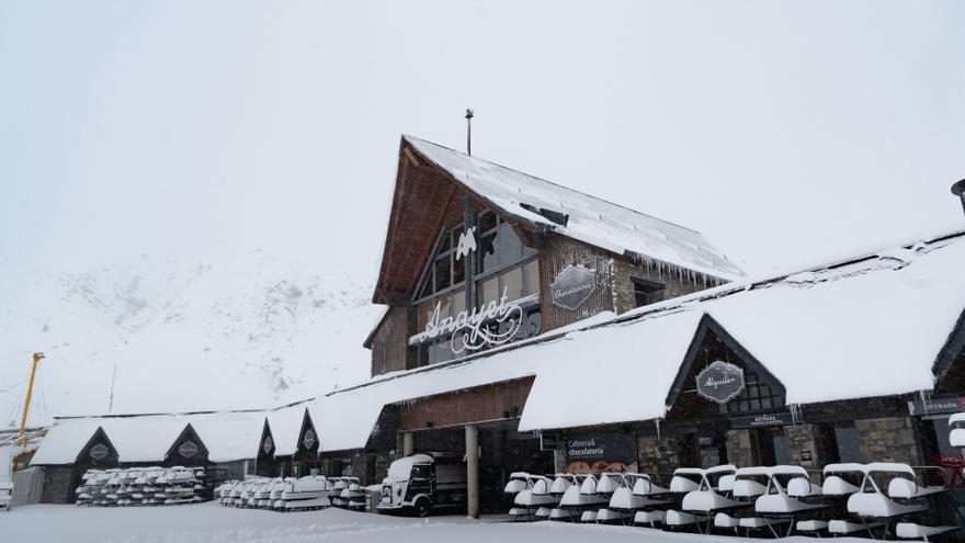 Archivo - Nieve caída en la zona de Anayet de la estación de esquí de Formigal-Panticosa del Grupo Aramon