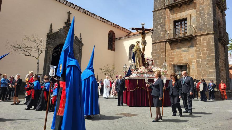 Las procesiones del Rescate y Burgos recorren el casco lagunero