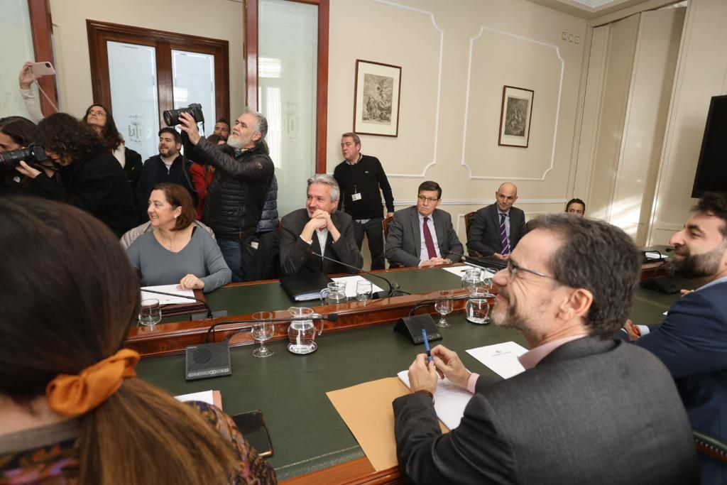 La reunión del Valencia CF con el Ayuntamiento, en imágenes