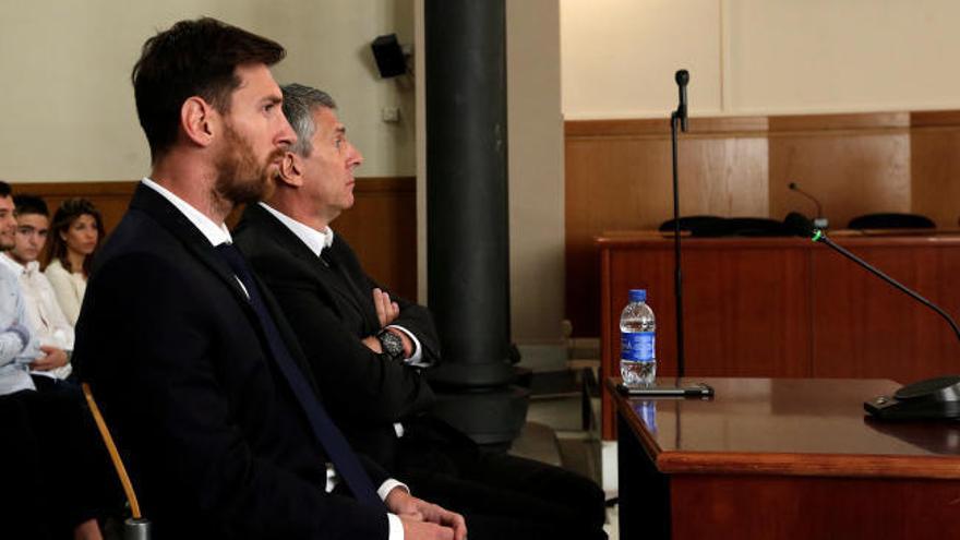 La Fiscalía acepta sustituir la pena de 21 meses de cárcel para Messi por una multa