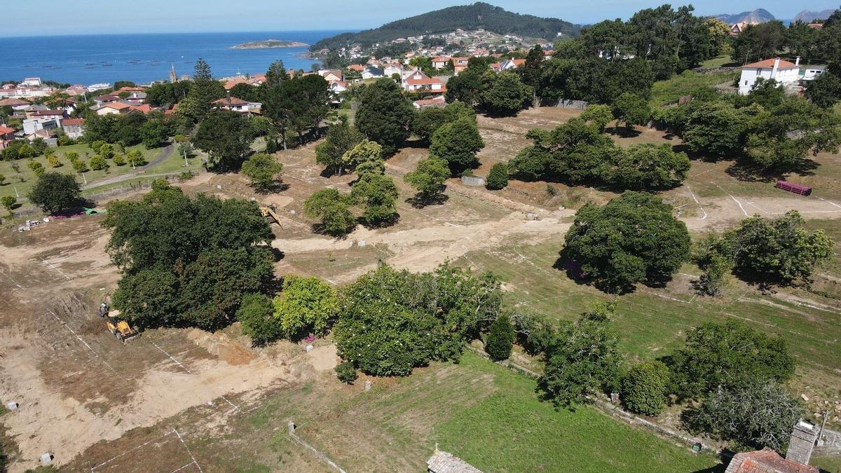 Vista área de la finca Manzanares, donde se desarrolla el camping de autocaravanas Ledicia Camper Park.