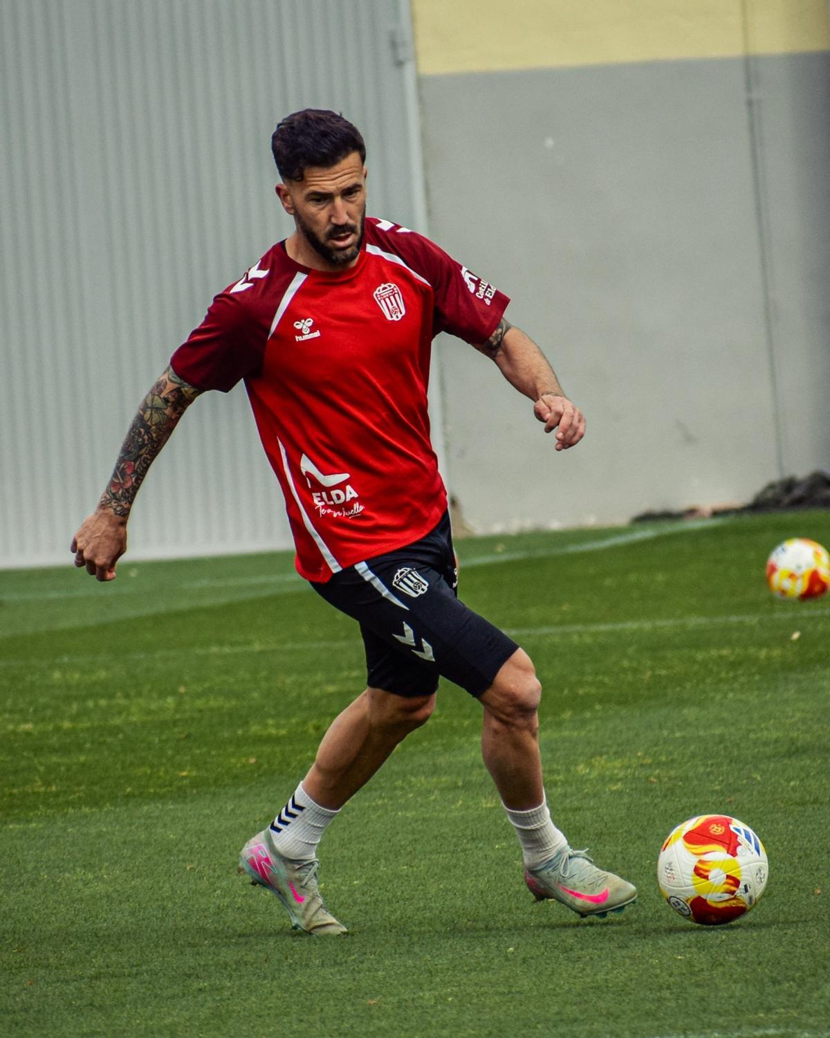 Dioni, durante un entrenamiento en el campo anexo al Pepico Amat.