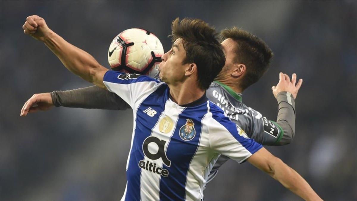 Óliver Torres, jugador del Porto, en un partido de la primera liga portuguesa