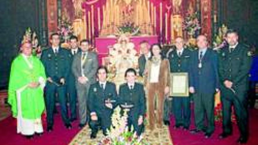 El Rocío homenajea a la Policía Local de Córdoba