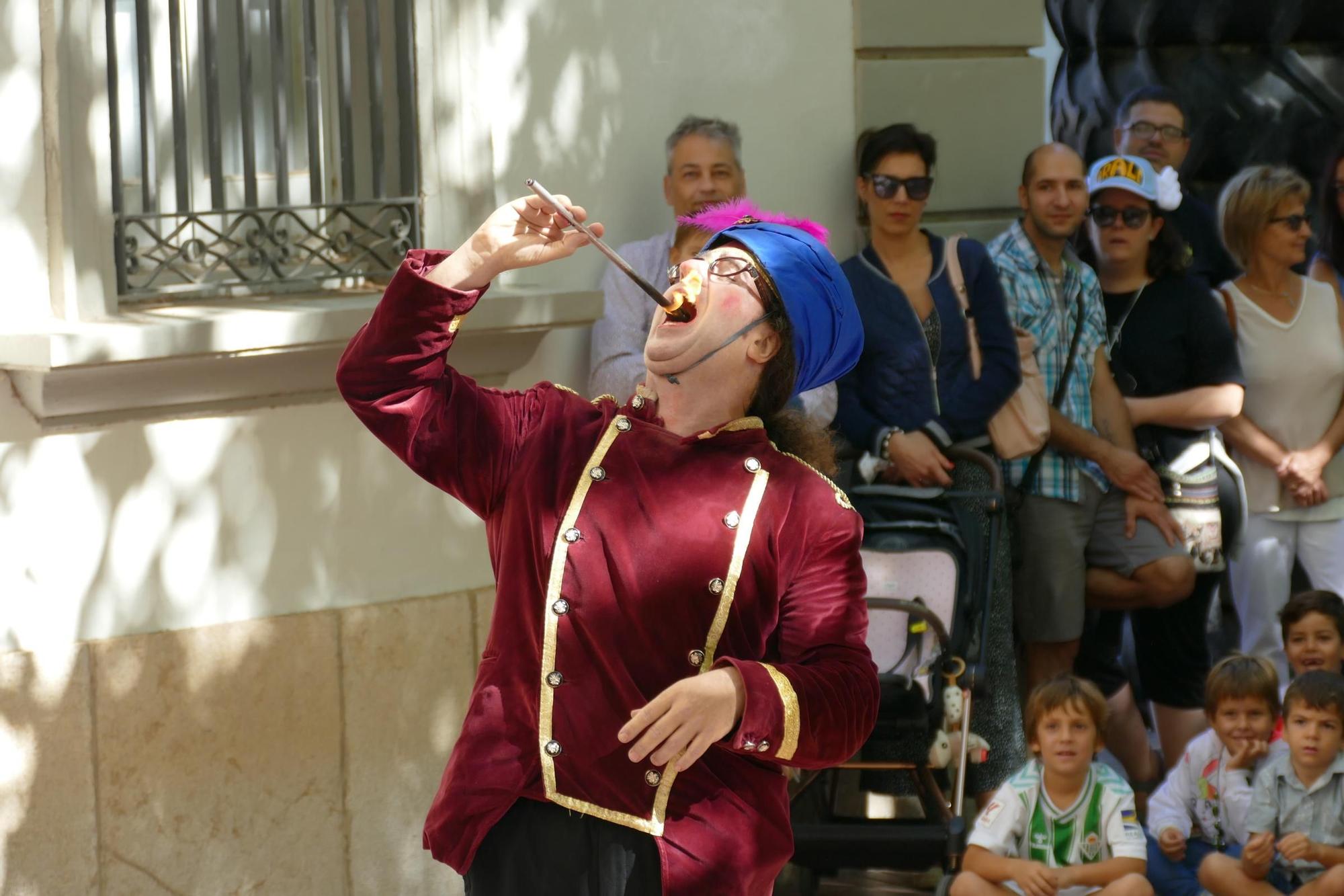 La màgia s'escampa pels carrers i les places de Figueres