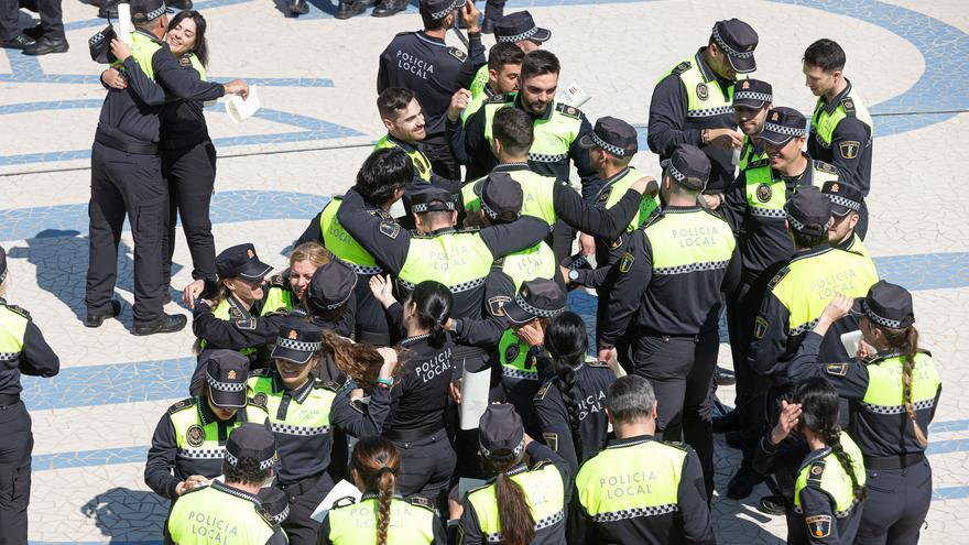Una mujer lidera la promoción de 200 nuevos policías locales para la provincia de Alicante