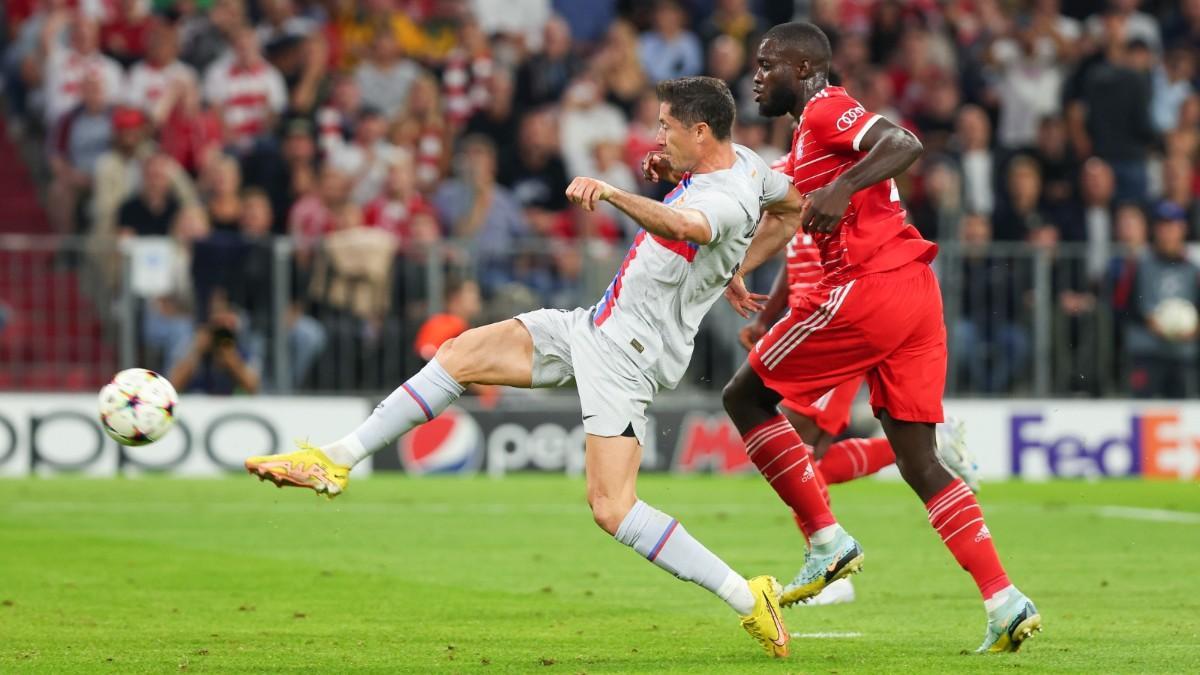 Ocasión de Lewandowski ante el Bayern