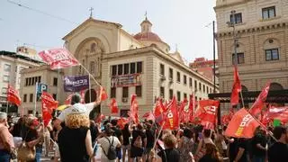Más de centenar de limpiadoras reclaman el desbloqueo del convenio en Alicante