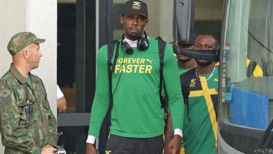 Bolt descarga presión en Neymar