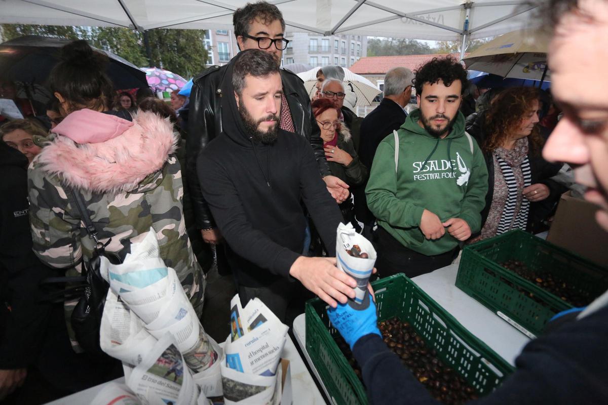 ARTEIXO .MAGOSTO EN LA PLAZA DEL BALNEARIO