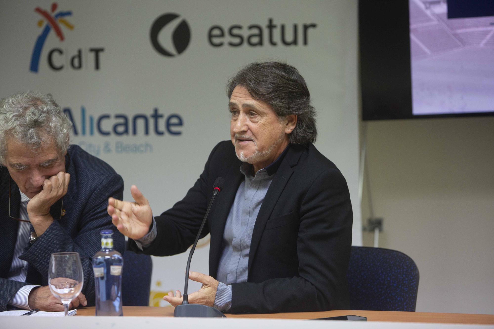 Vicente del Bosque participa en una jornada conmemorativa del Centenario del Hércules