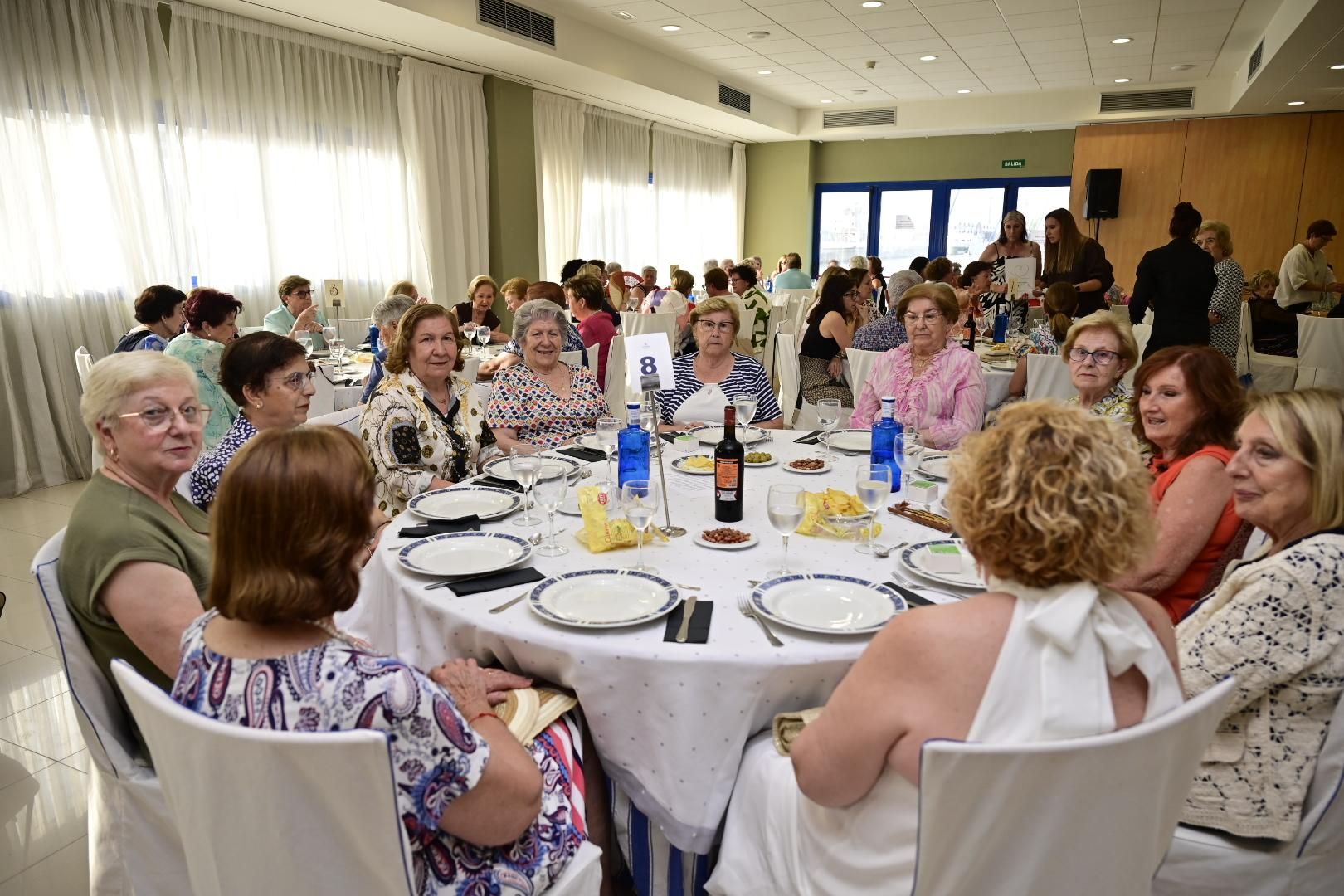 Gala solidaria a beneficio de la Asociación Conta el Cáncer en Castelló
