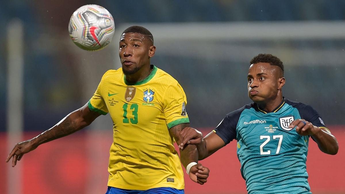 Emerson, durante el partido de Brasil contra Ecuador