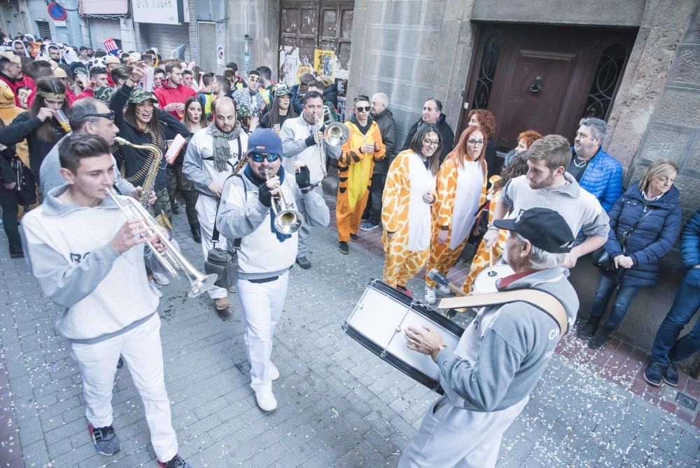 Set mil persones desborden els carrers de Sallent en un Carnaval multitudinari