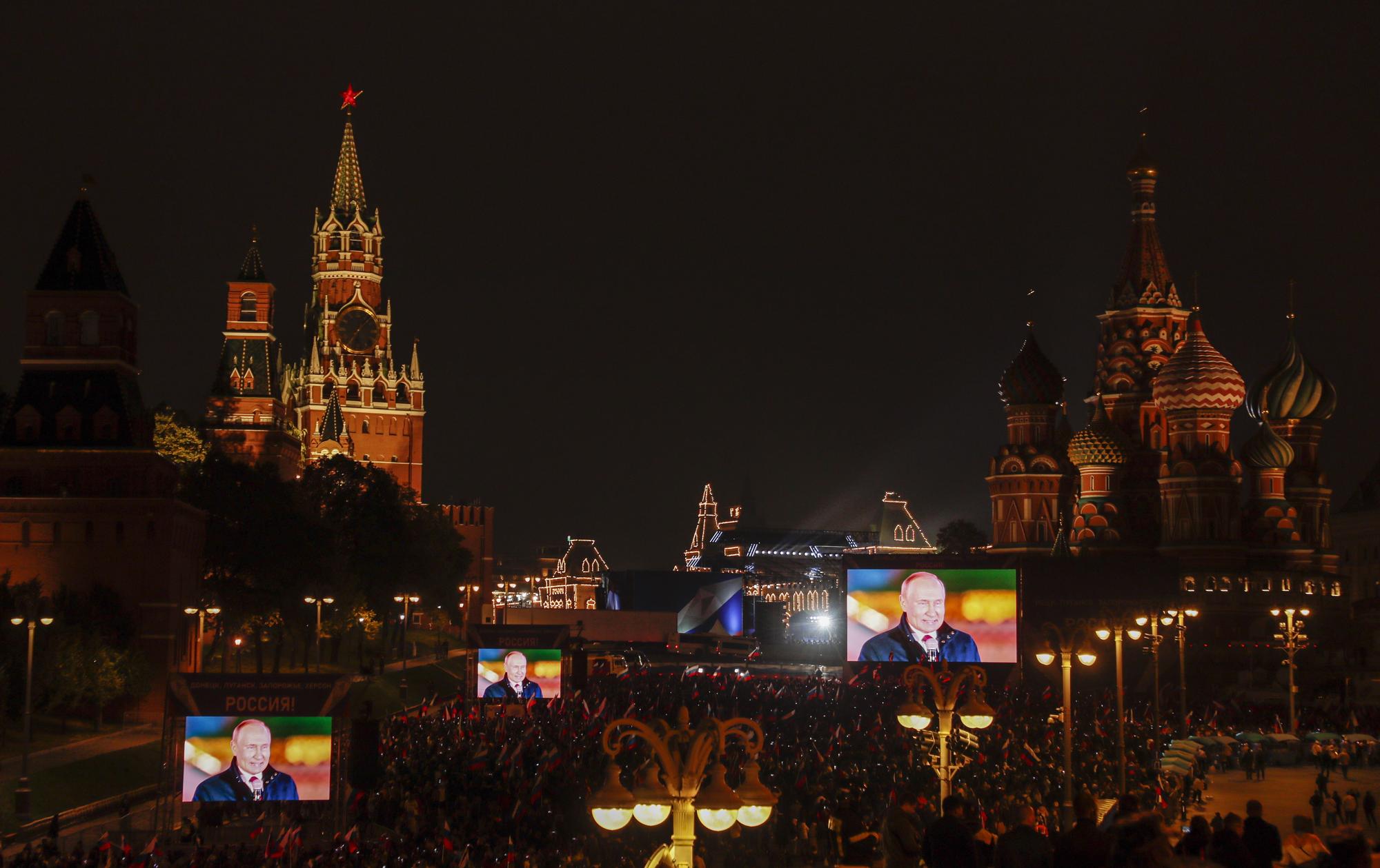 Vladimir Putin, dando su discurso en la ceremonia de adhesión de cuatro territorios ucranianos a Rusia