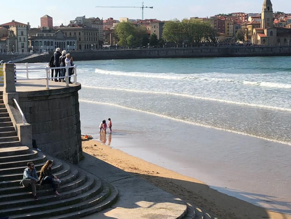 Asturias disfruta bajo el sol de la vuelta de la primavera