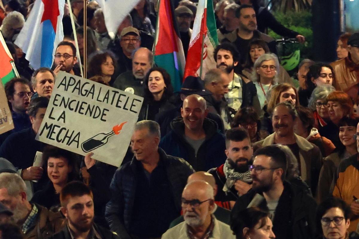 Manifestaciones en Vigo | Vigo alza la voz por la paz y contra el fascismo