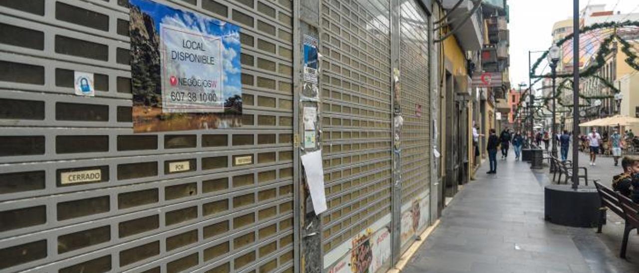 Negocio cerrado en la calle de Triana de la capital grancanaria. | JOSÉ CARLOS GUERRA