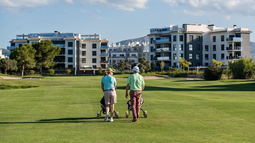 Golf en Valencia: así es un día en el campo de 18 hoyos de Oliva Nova