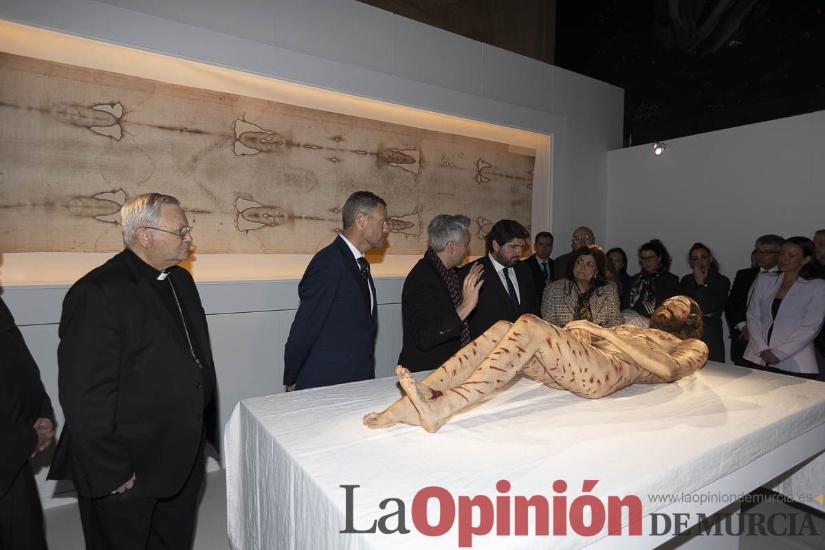 Así ha sido la inauguración de la exposición The Mystery Man en Caravaca. Descubre como es la muestra que atrae a miles de personas