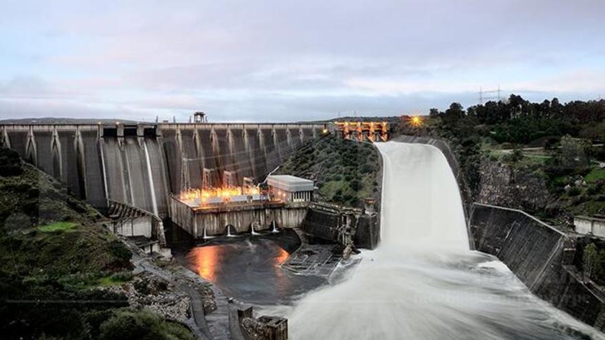 El director de Infraestructuras plantea &quot;quitar la propiedad&quot; de Alcántara a Iberdrola y compartir agua para riego