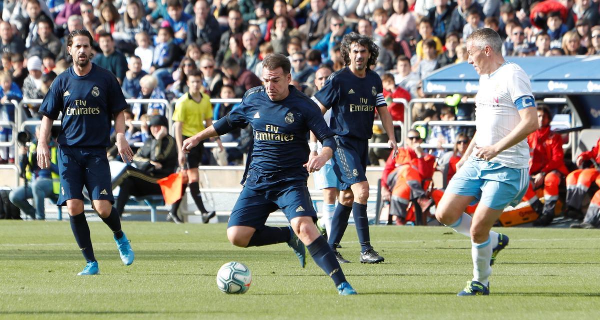 El madridista Iván Pérez Muñoz controla un balón ante Aguado en el último partido de Aspanoa en 2019.