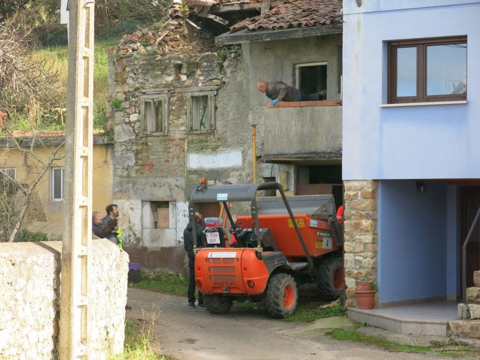 La Policía Nacional busca en Berbes los cadáveres de dos asturianas desparecidas hace tres décadas.