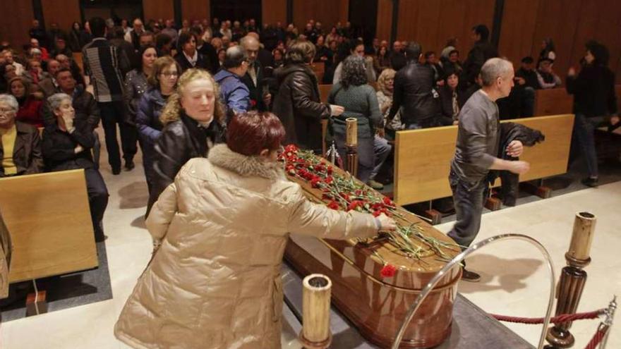 Emotiva despedida al veterano comunista Julio Trabanco Muñiz