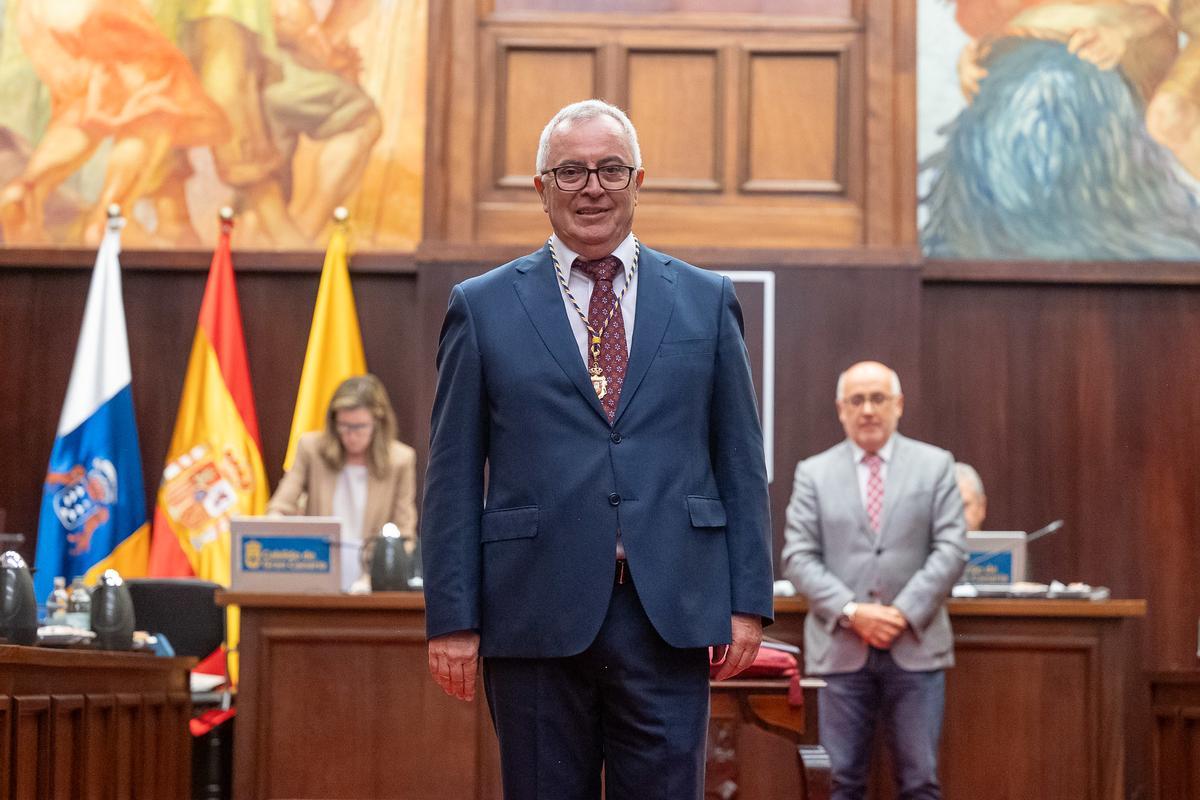 Carlos A. Culebras toma posesión de su cargo.