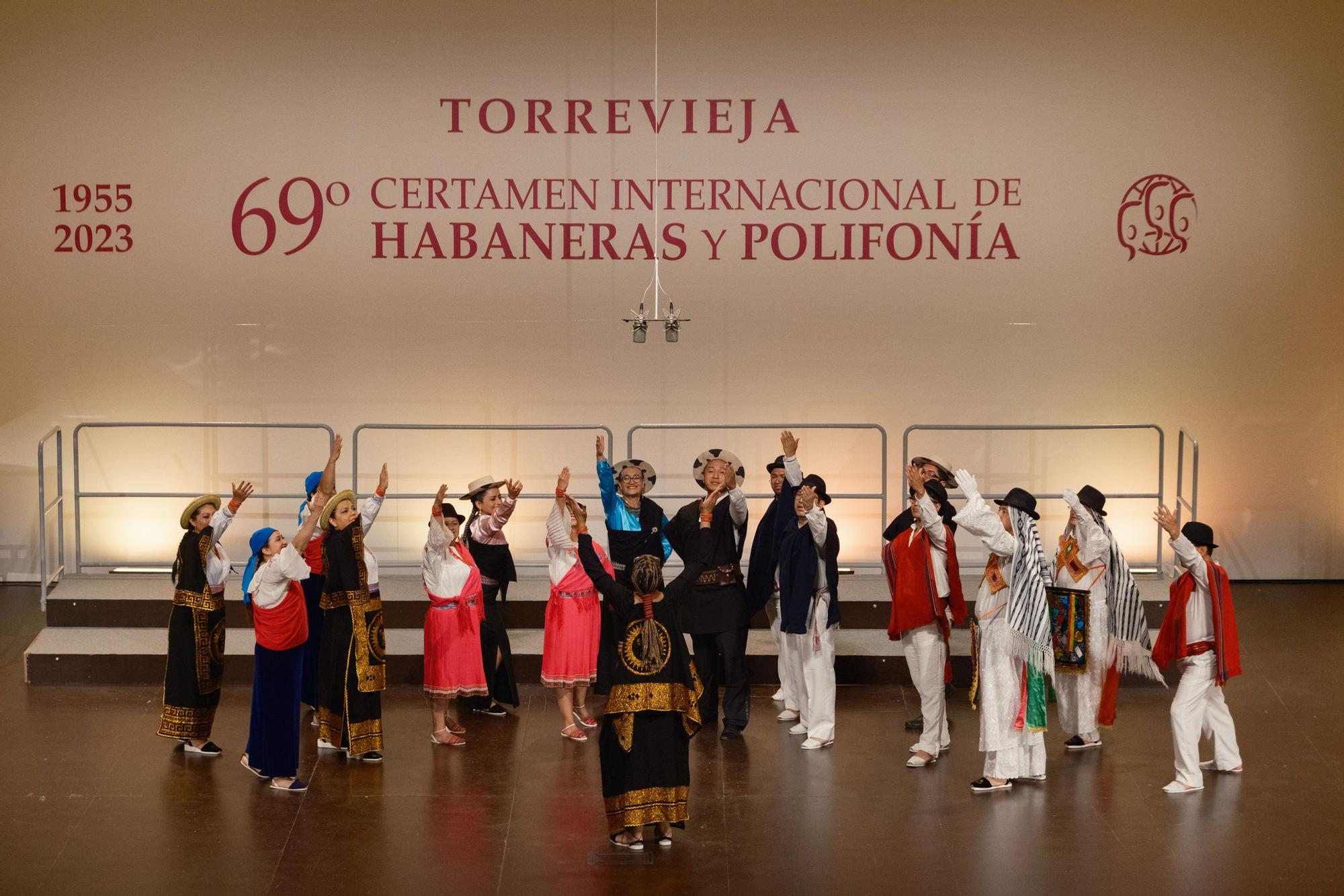 Aquí las imágenes de la tercera velada, primera de competición, del Certamen Internacional de Habaneras y Polifonía de Torrevieja