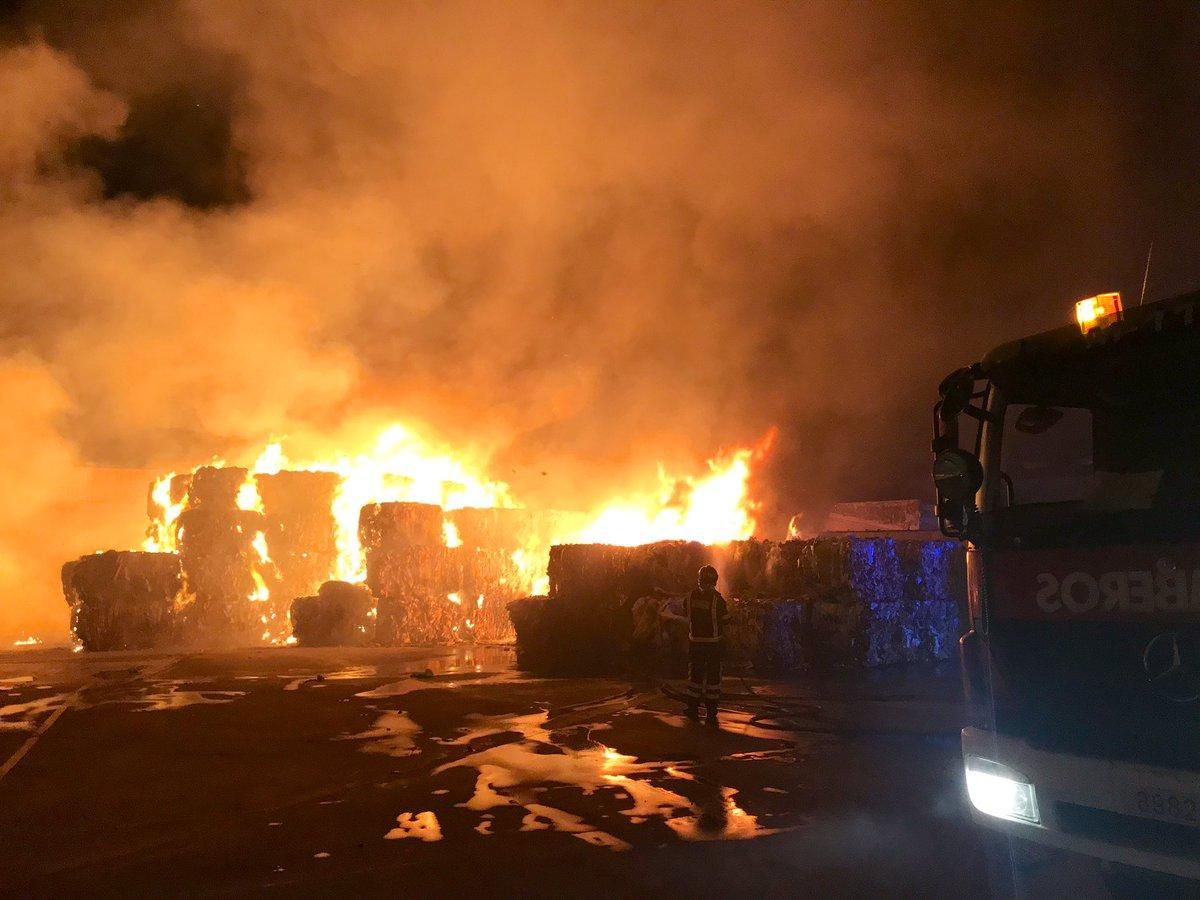 Incendio en una planta de reciclado de Almendralejo