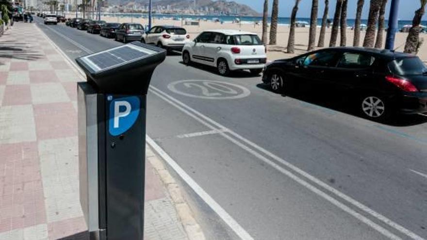 La avenida de Vicente Llorca Alós, donde se reconvertirán en zona azul 169 plazas.