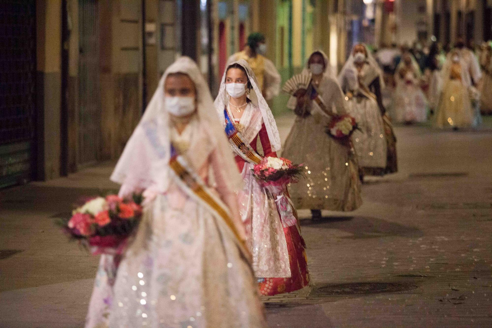 Llegada de la Fallera Mayor Infantil 2021 a la plaza de la Virgen en la Ofrenda