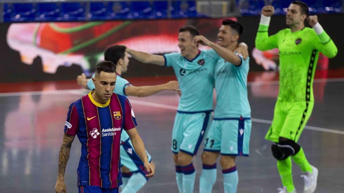 El Levante celebra el gol de Rafa Usín