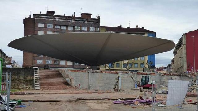 Aspecto actual del Paraguas, ya sin el edificio de la antigua estación.