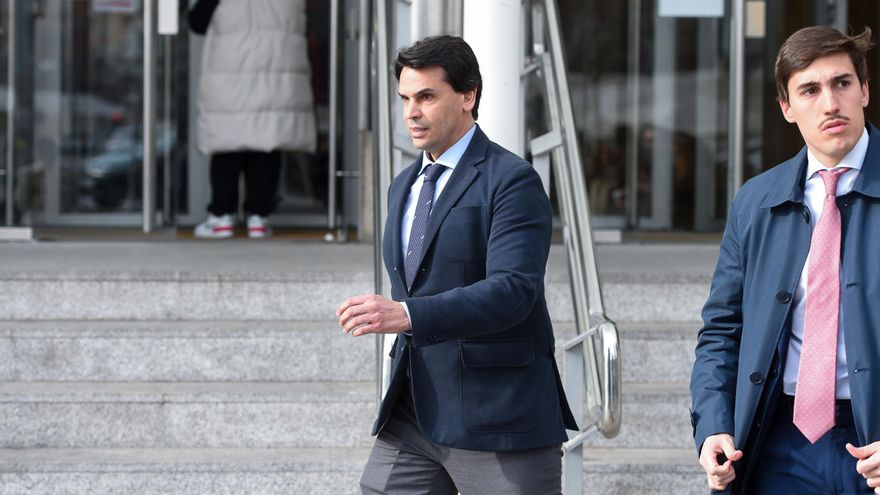 La jueza imputa a la pareja de Ayuso por corrupción en los negocios y administración desleal y le cita el 10 de abril